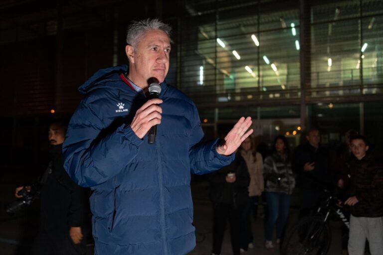 De complexe situatie rond het evacueren van het B9-instituut in Badalona: een gedetailleerd overzicht