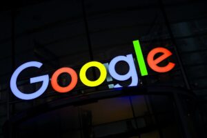 De Investigatie van de Europese Commissie naar Google's Praktijken met Kunstmatige Intelligentie