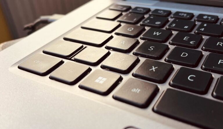 De rol van de media: Waarom onafhankelijkheid en technologie cruciaal zijn voor de toekomst