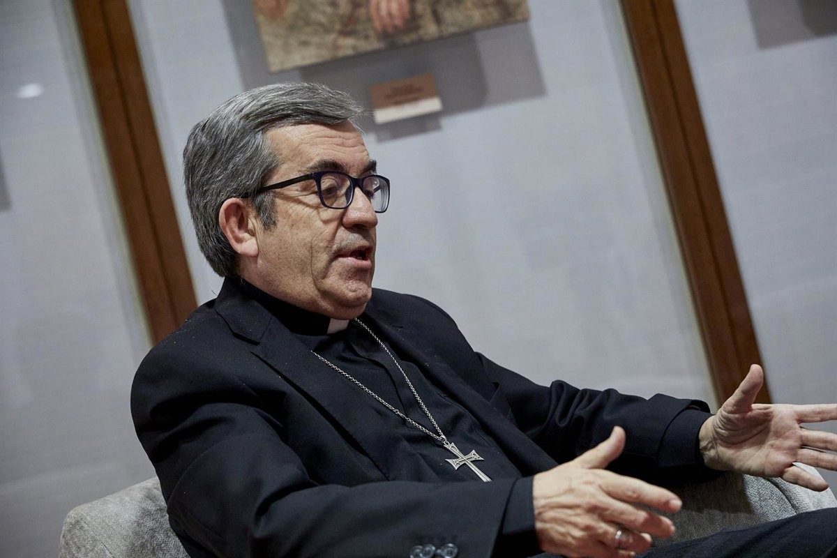 De rol van de Spaanse Bisschoppenconferentie en actuele kwesties binnen de nationale context