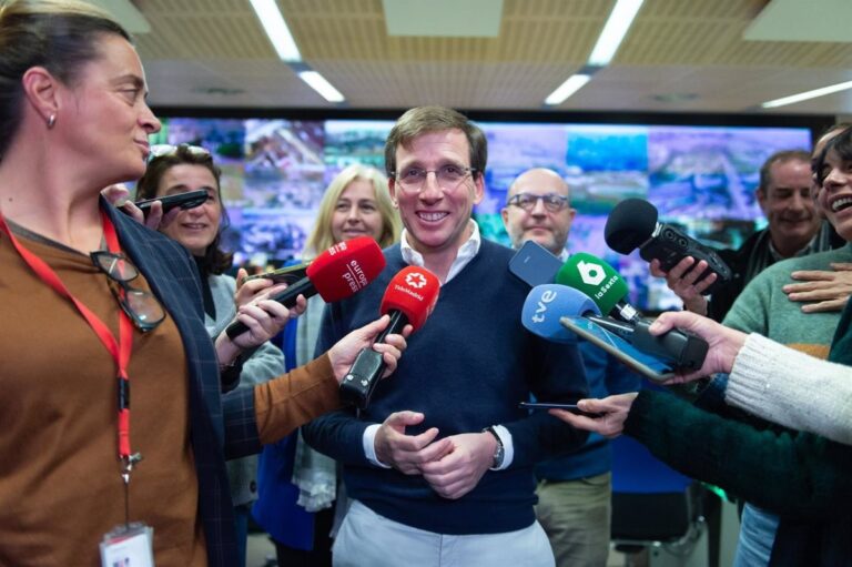 De rol van politiek en samenleving tijdens de feestdagen in Madrid