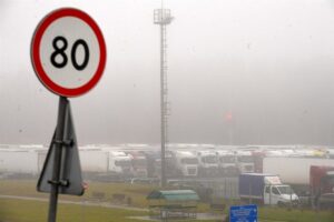 De urgentie van de grens tussen Litouwen en Belarus: nationale noodtoestand vanwege smokkellaboons