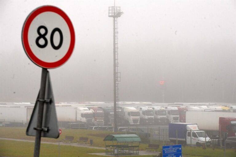 De urgentie van de grens tussen Litouwen en Belarus: nationale noodtoestand vanwege smokkellaboons