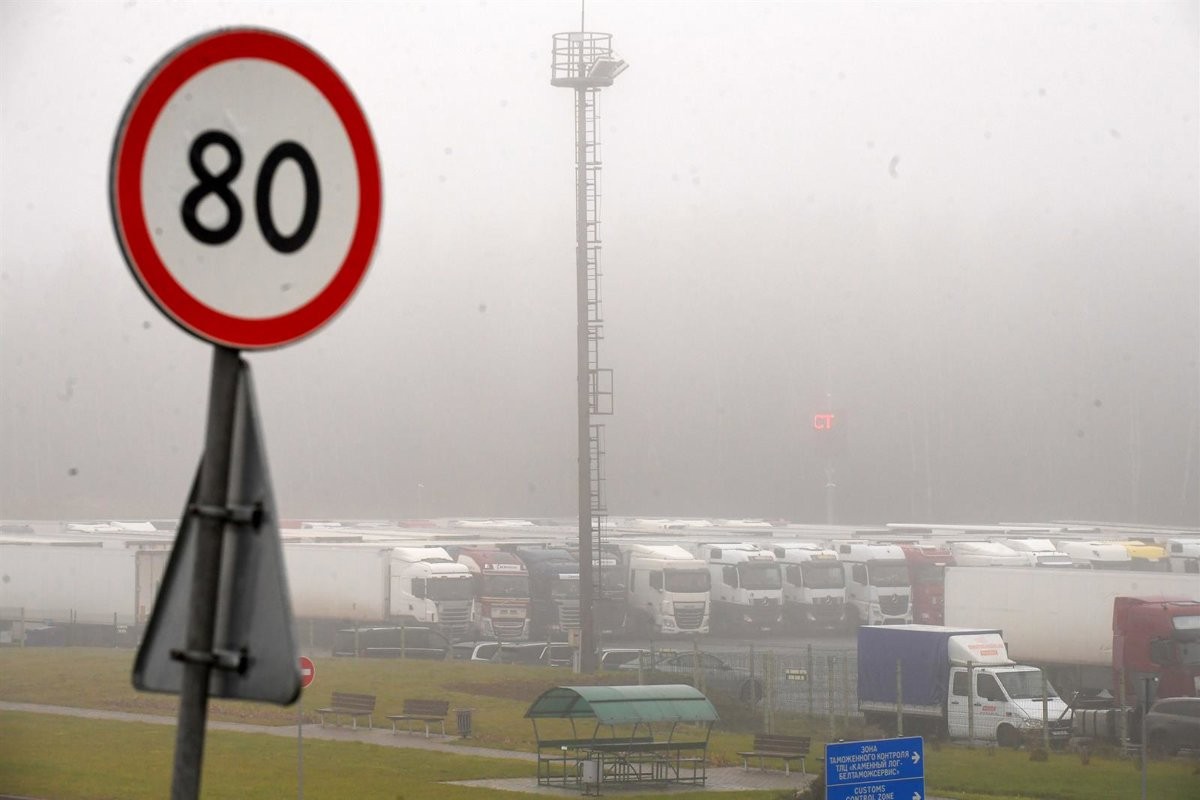 De urgentie van de grens tussen Litouwen en Belarus: nationale noodtoestand vanwege smokkellaboons