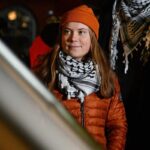Greta Thunberg aangehouden tijdens protest in Londen wegens steun aan Palestijnse activisten