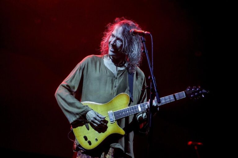 Herdenking van Robe Iniesta: Een Erkenning voor Zijn Invloed op Muziek en Cultuur