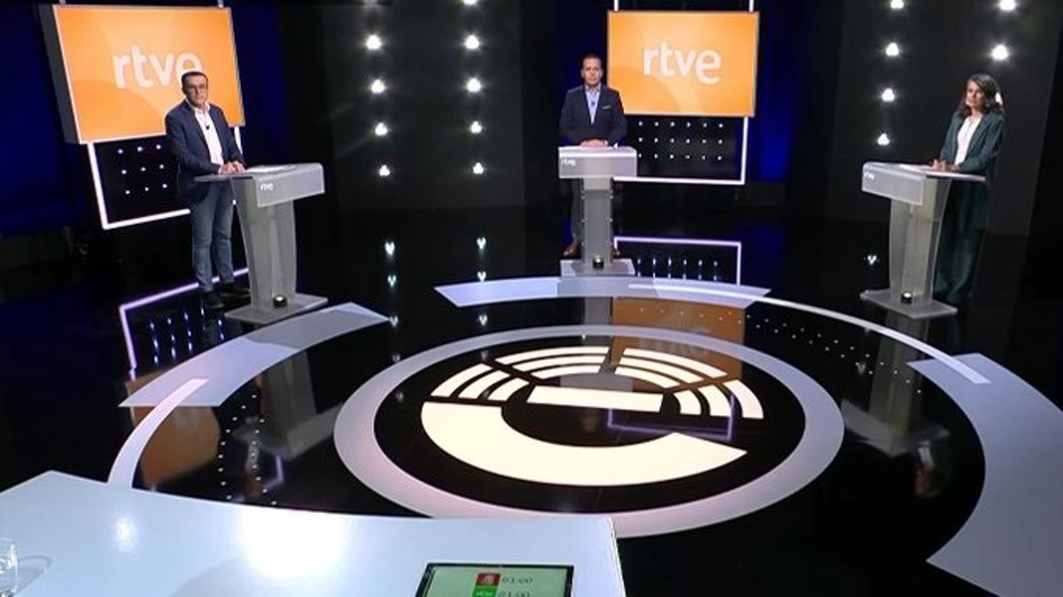 Het politieke debat over de verkiezingen in Extremadura: confrontaties en strategieën