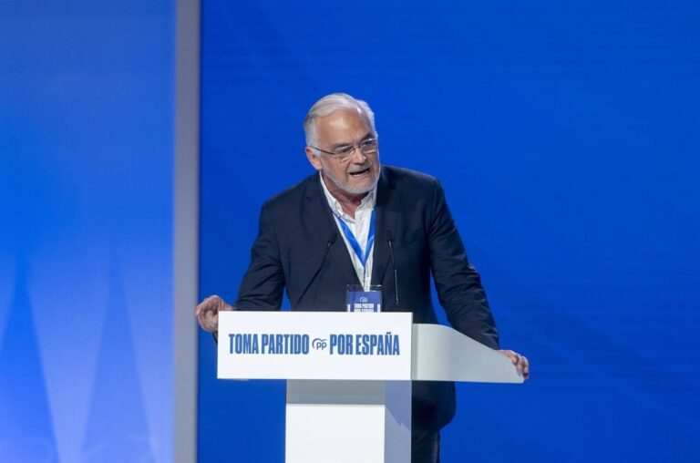 Hoe de nieuwe belasting op V16-taggen de Spaanse automobilisten raakt