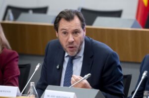 Hoe de Spaanse regering geconfronteerd wordt met politieke crisis en nieuwe uitdagingen