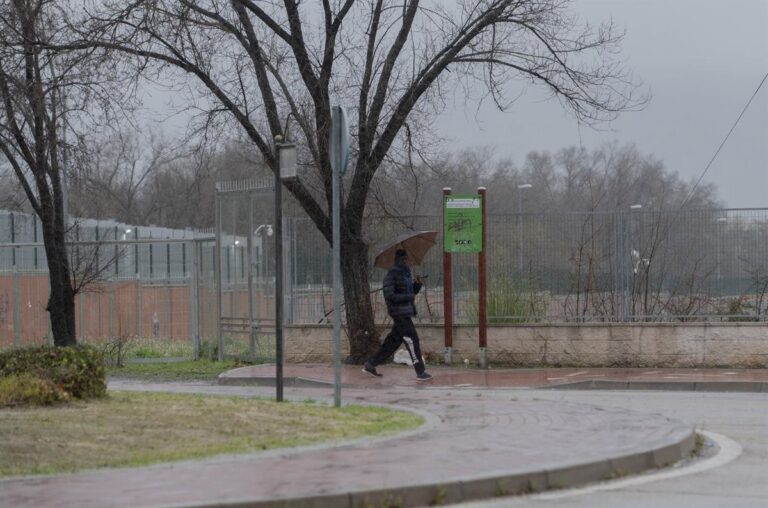 Hoe het weer in 2026 begint: zware regenbuien en stormen in Spanje en de Canarische Eilanden