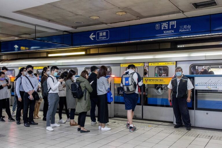 Nieuwe incident op de metro in Taipeh: drie doden en een chaos van vermoedens