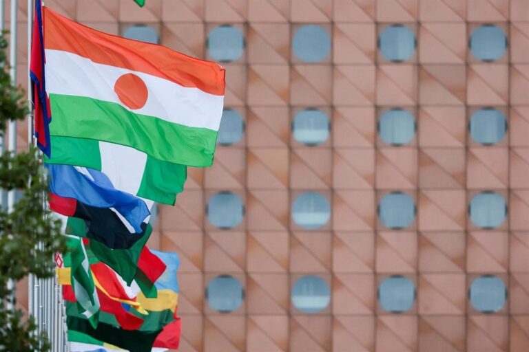 Ontwikkelingen in Niger: Het opkomst van militaire rebellie en de impact op olievoorziening