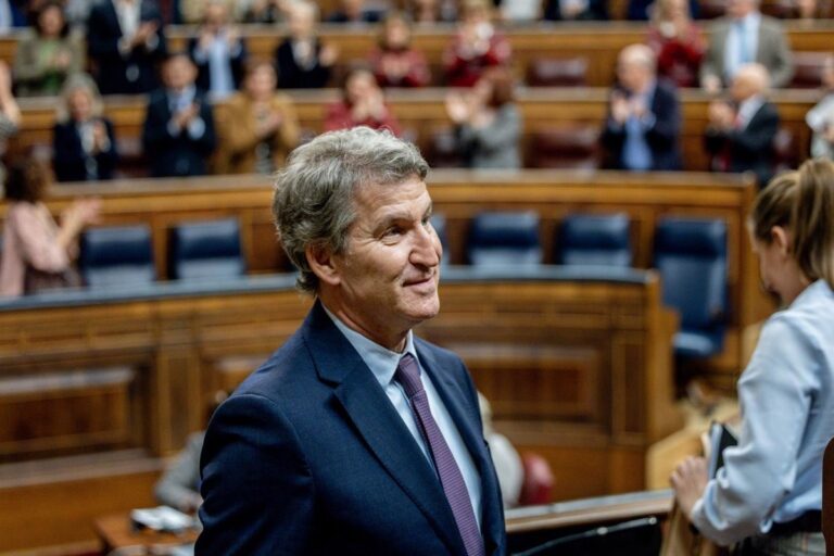 Schijnwerpers op de Nederlandse Koning en de Politieke Verwachtingen tijdens Kerstmis