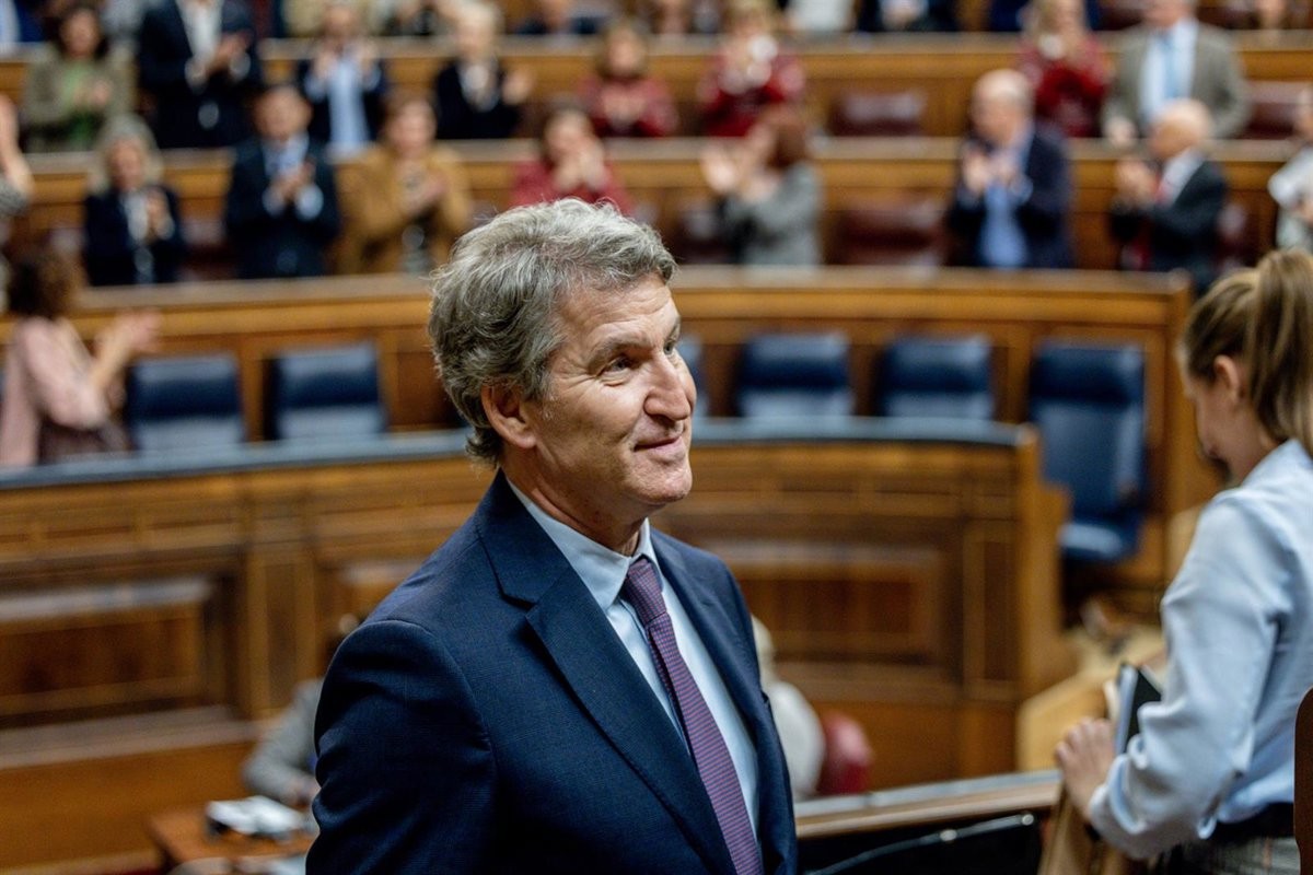 Schijnwerpers op de Nederlandse Koning en de Politieke Verwachtingen tijdens Kerstmis