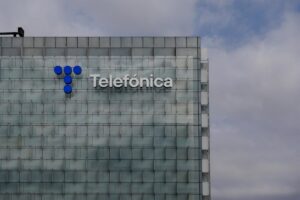 Telefónica stelt plan voor ontslagregelingen en verwacht aanzienlijke financiële impact