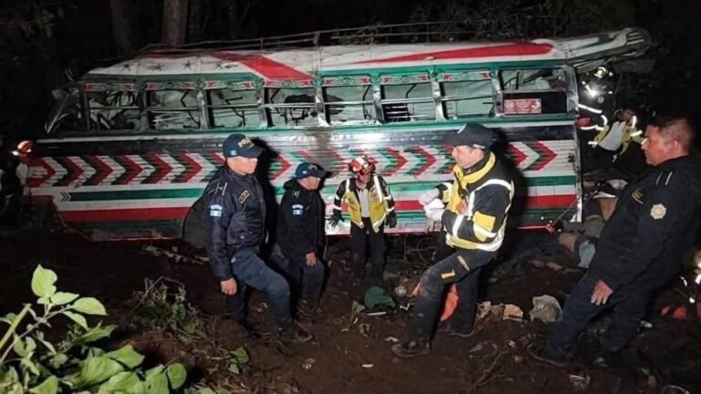 Tragedie op de Ruta Interamericana: passagiersbus stort neer in Guatemala
