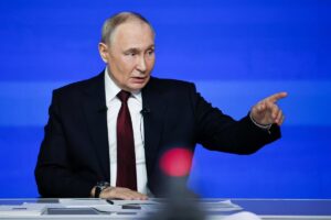Vladimir Putin waarschuwt voor de destabilisatie van het mondiale financiële systeem door vermeende inbeslagname van Russische activa