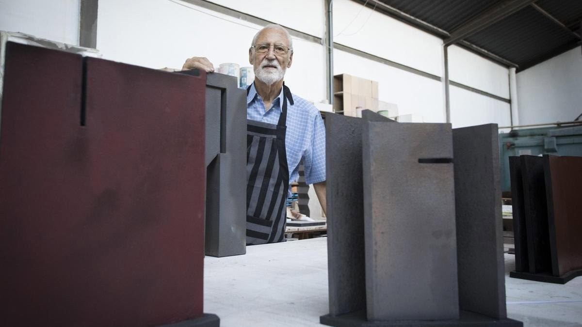 Het levenswerk van Enric Mestre: Een internationaal erkende keramiekkunst