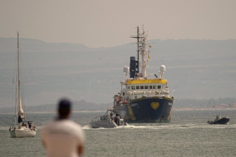 Hulpverlening bij tragedie op zee: migranten op weg naar Europa verongelukt voor Gambia