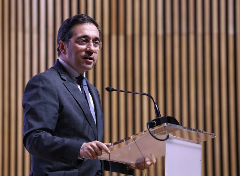 Nieuwe Ontslagen Spanische Gevangenen in Venezuela en Hun Terugkeer Naar Spanje