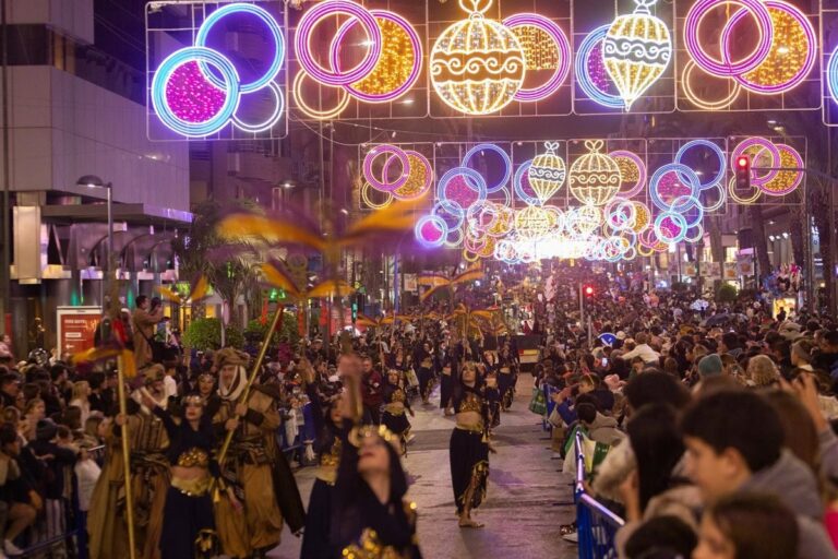 Regeringen van Spanje past zich aan: gewijzigde data en plaatsen voor de Driekoningenoptocht in 2025