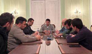 Vergaderingen en Spanningen in de Agrarische Sector van Galicië